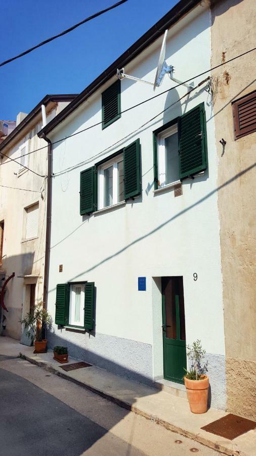 Apartment Vrbenka Vrbnik Eksteriør billede