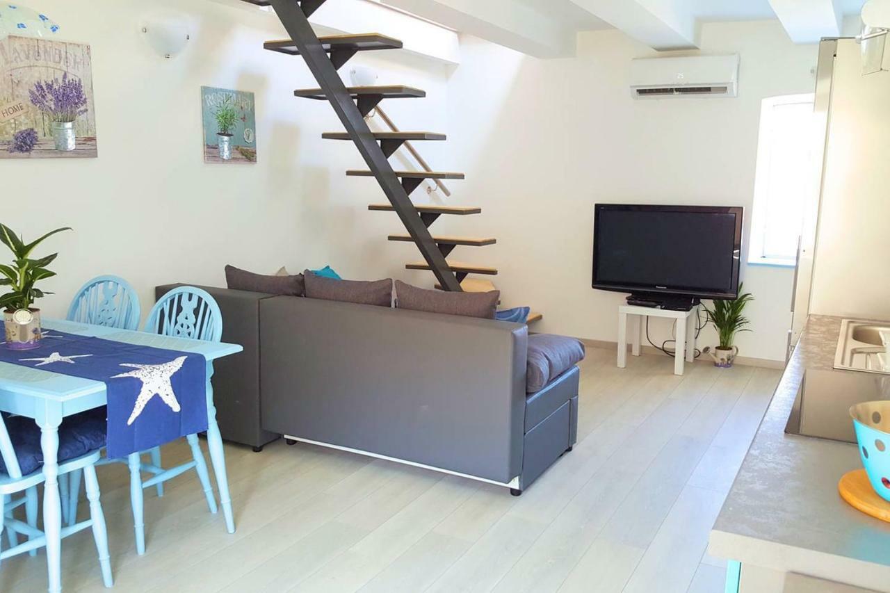 Apartment Vrbenka Vrbnik Eksteriør billede